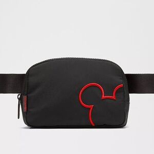 Disney x lululemon Everywhere Belt Bag 1L Mickey Outline Graphic